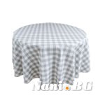 Покривка за маса от водоустойчив плат, в сиво и бяло на квадрати