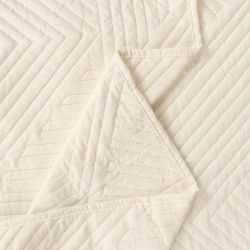 Шалте, Тамара, екрю